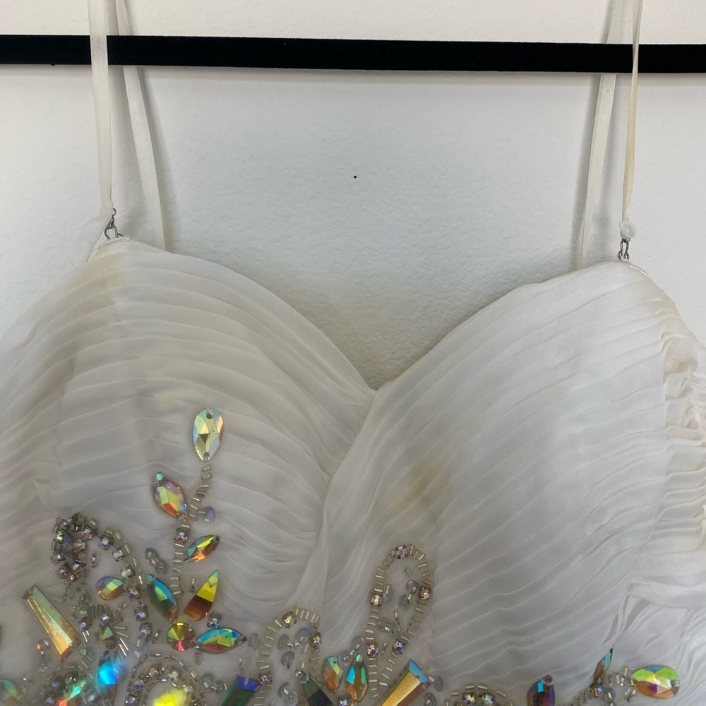 Wedding Dress - Picture 7 of 11